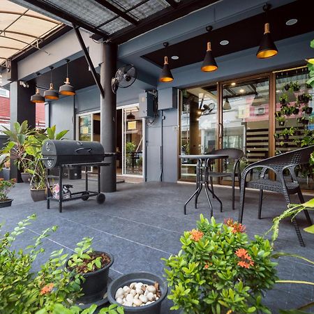 Black Pantera Hostel Patong Екстер'єр фото
