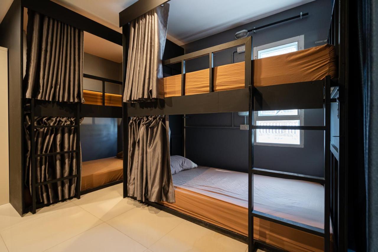 Black Pantera Hostel Patong Екстер'єр фото