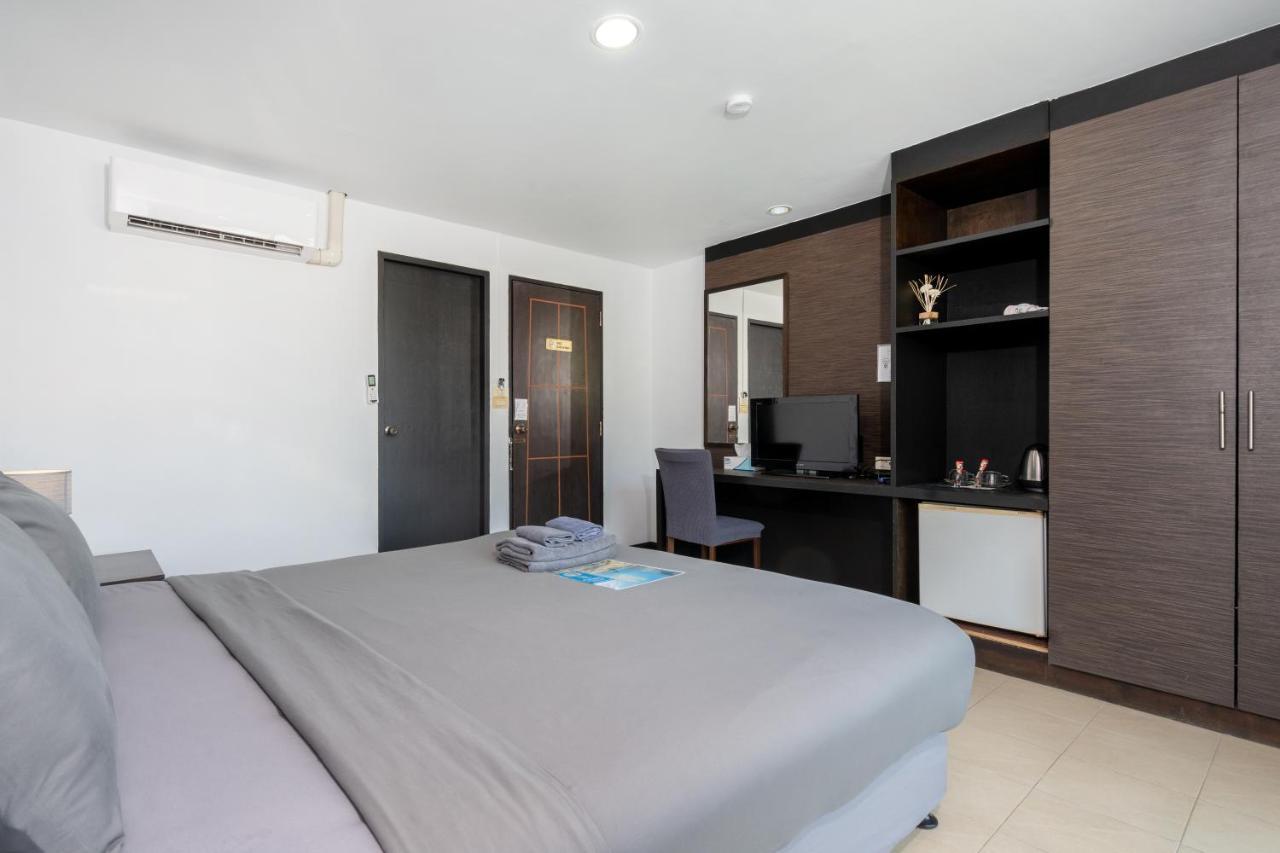 Black Pantera Hostel Patong Екстер'єр фото