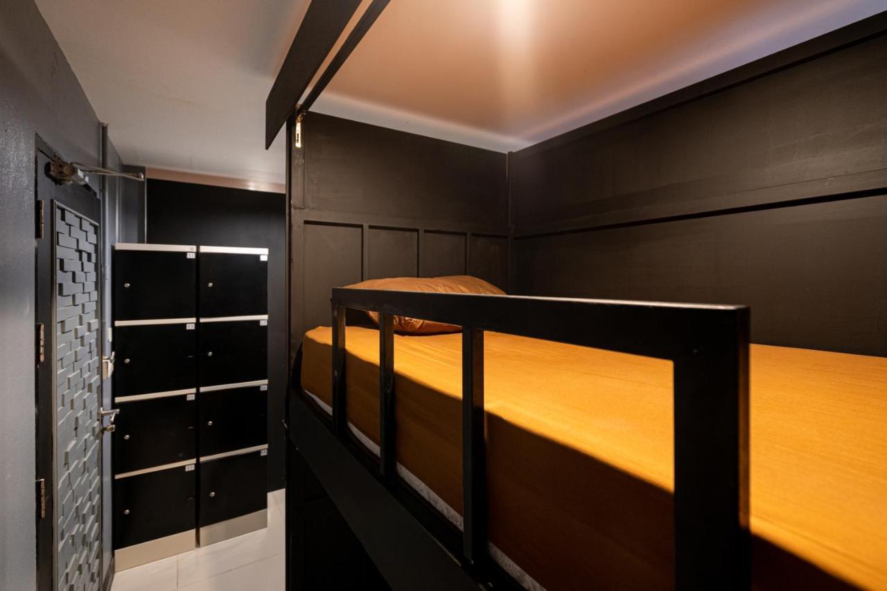 Black Pantera Hostel Patong Екстер'єр фото