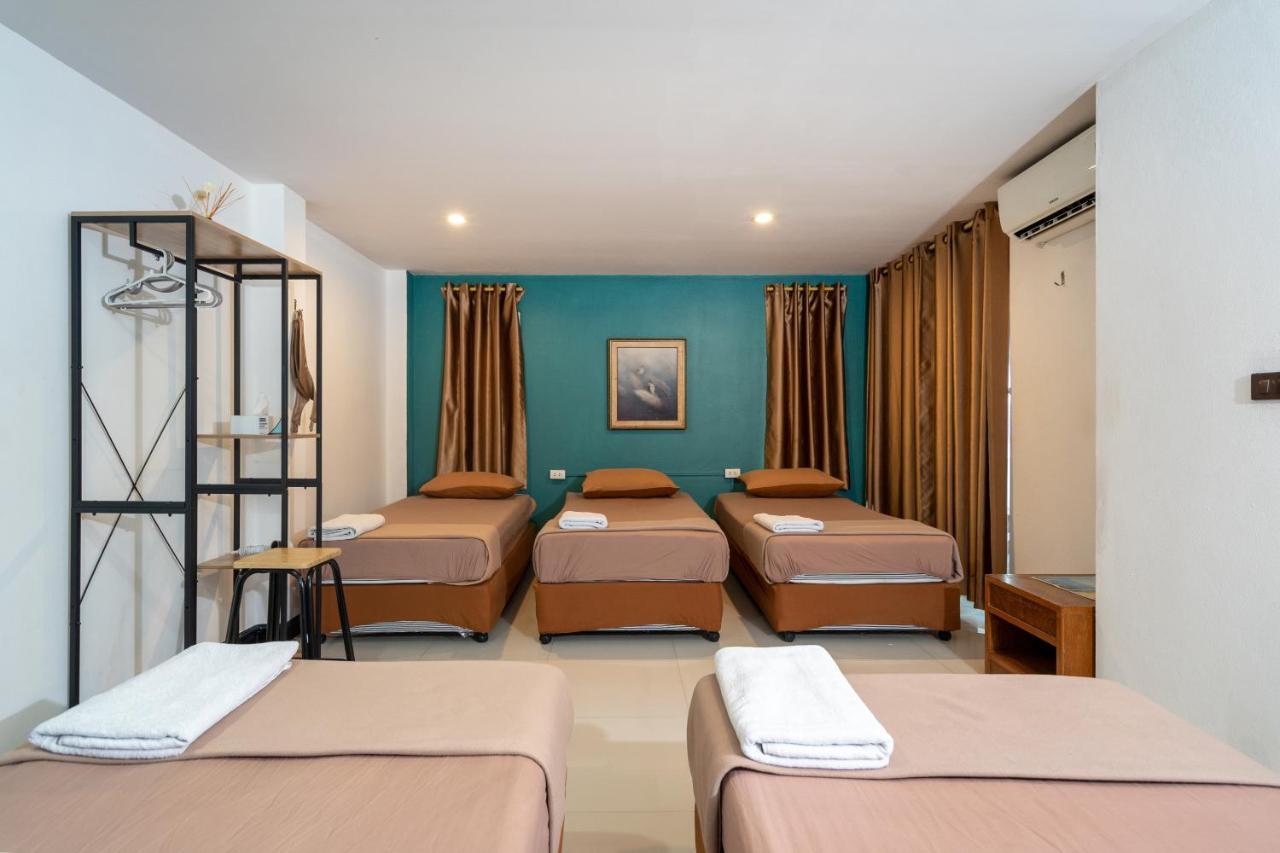 Black Pantera Hostel Patong Екстер'єр фото
