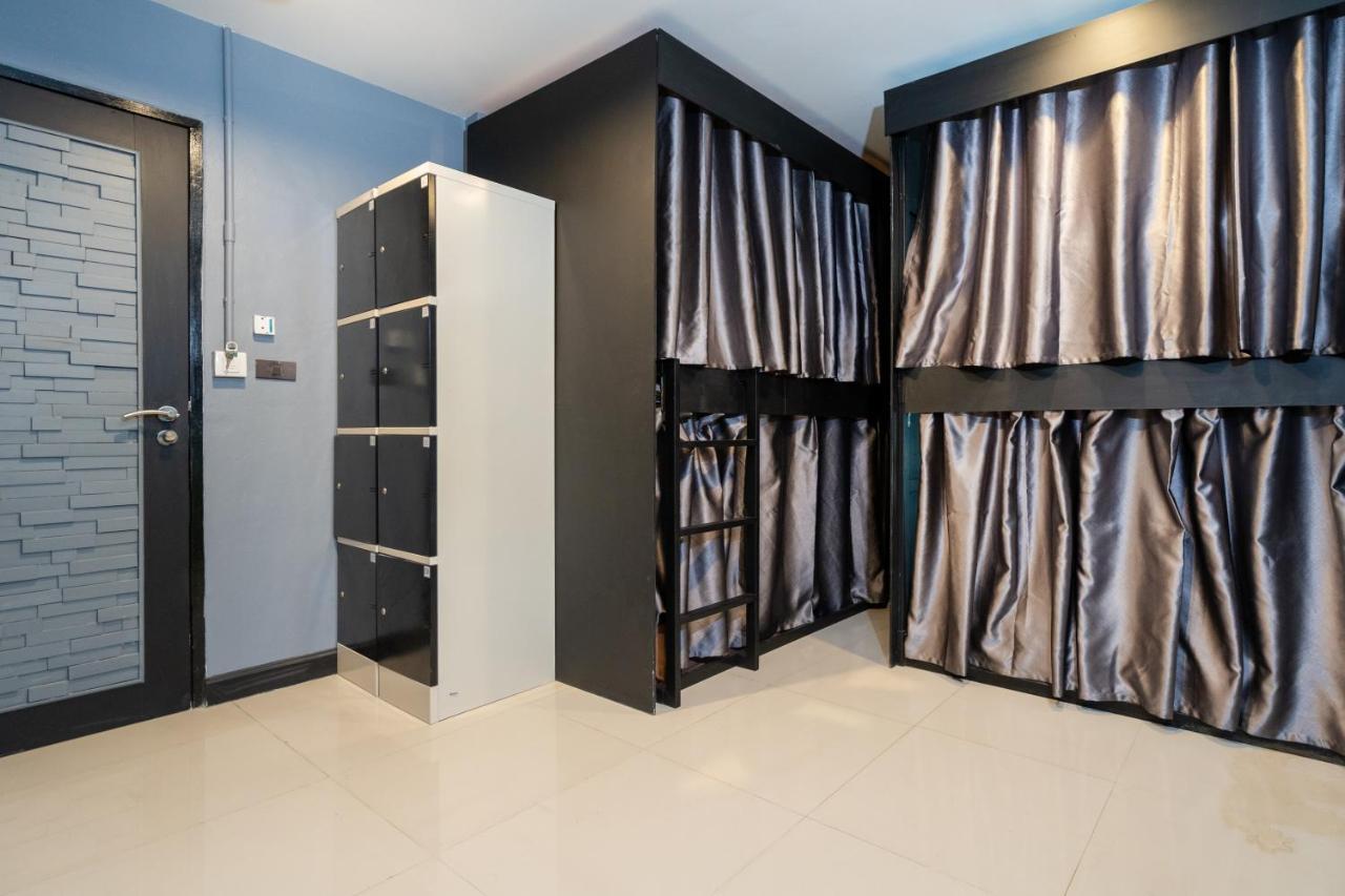 Black Pantera Hostel Patong Екстер'єр фото