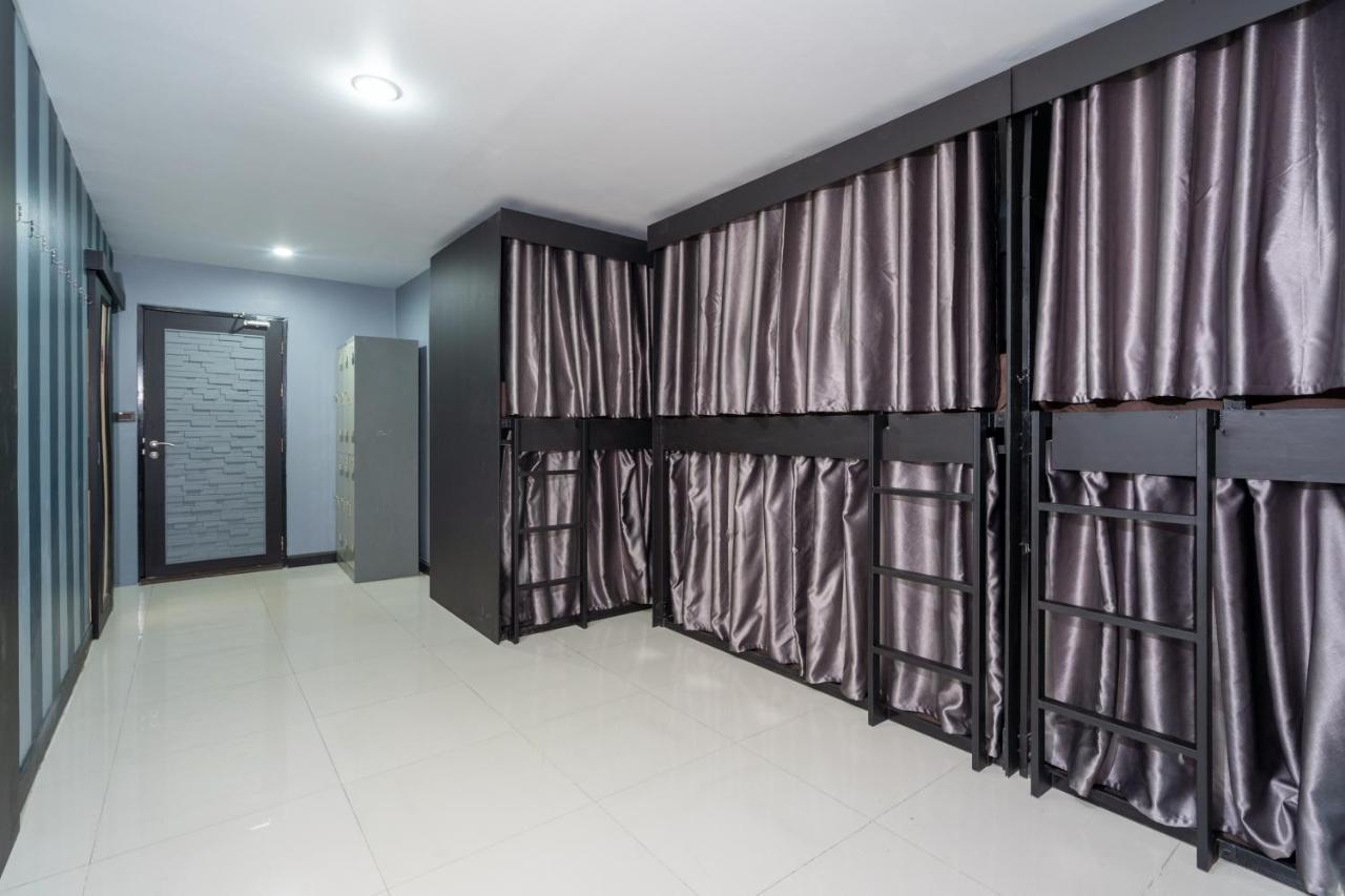 Black Pantera Hostel Patong Екстер'єр фото