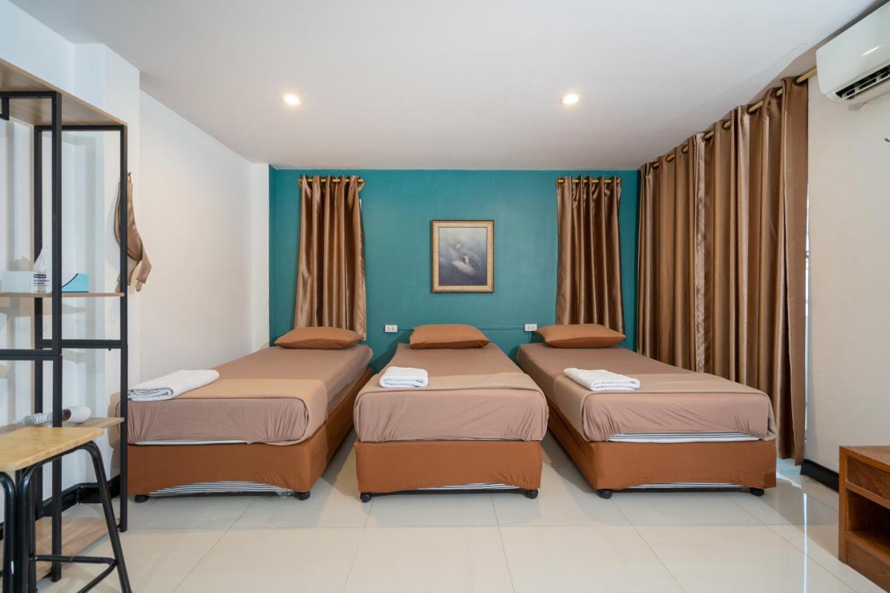 Black Pantera Hostel Patong Екстер'єр фото