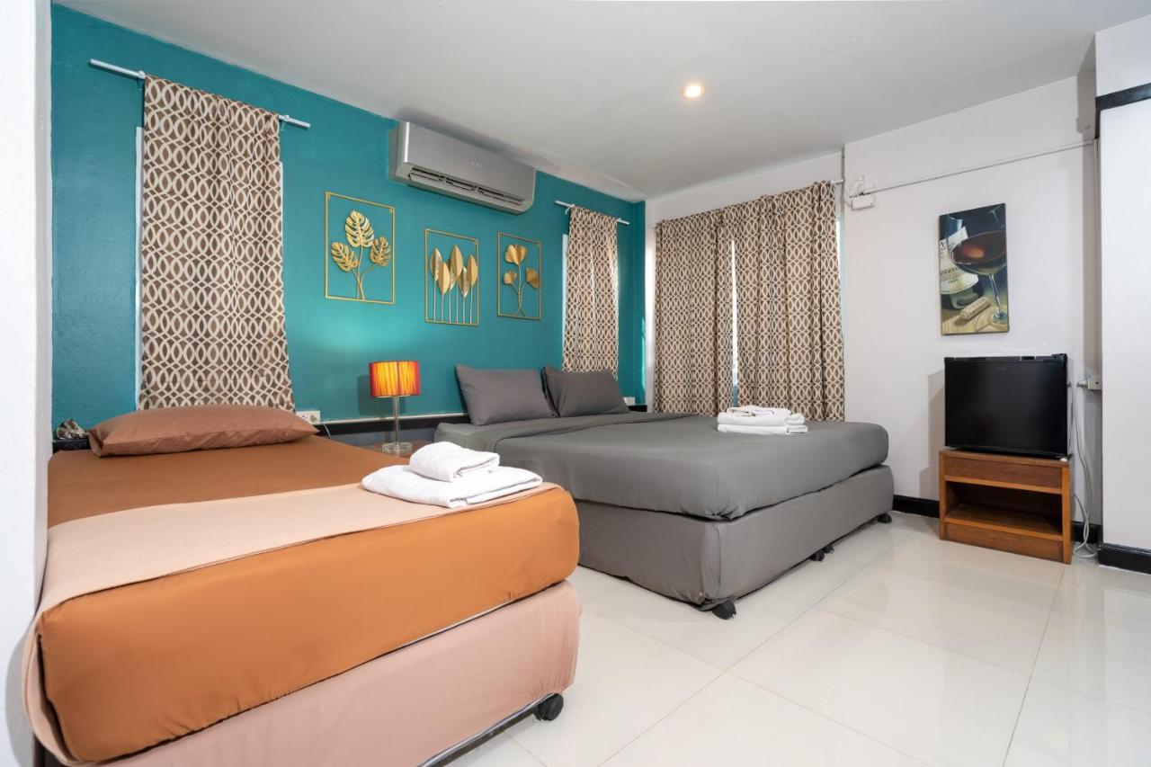 Black Pantera Hostel Patong Екстер'єр фото