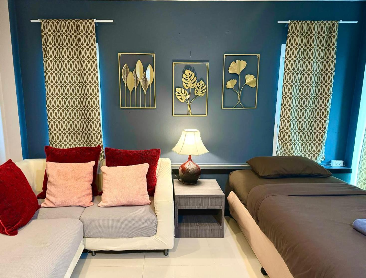 Black Pantera Hostel Patong Екстер'єр фото